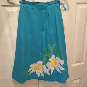 Vintage daisy wrap around skirt